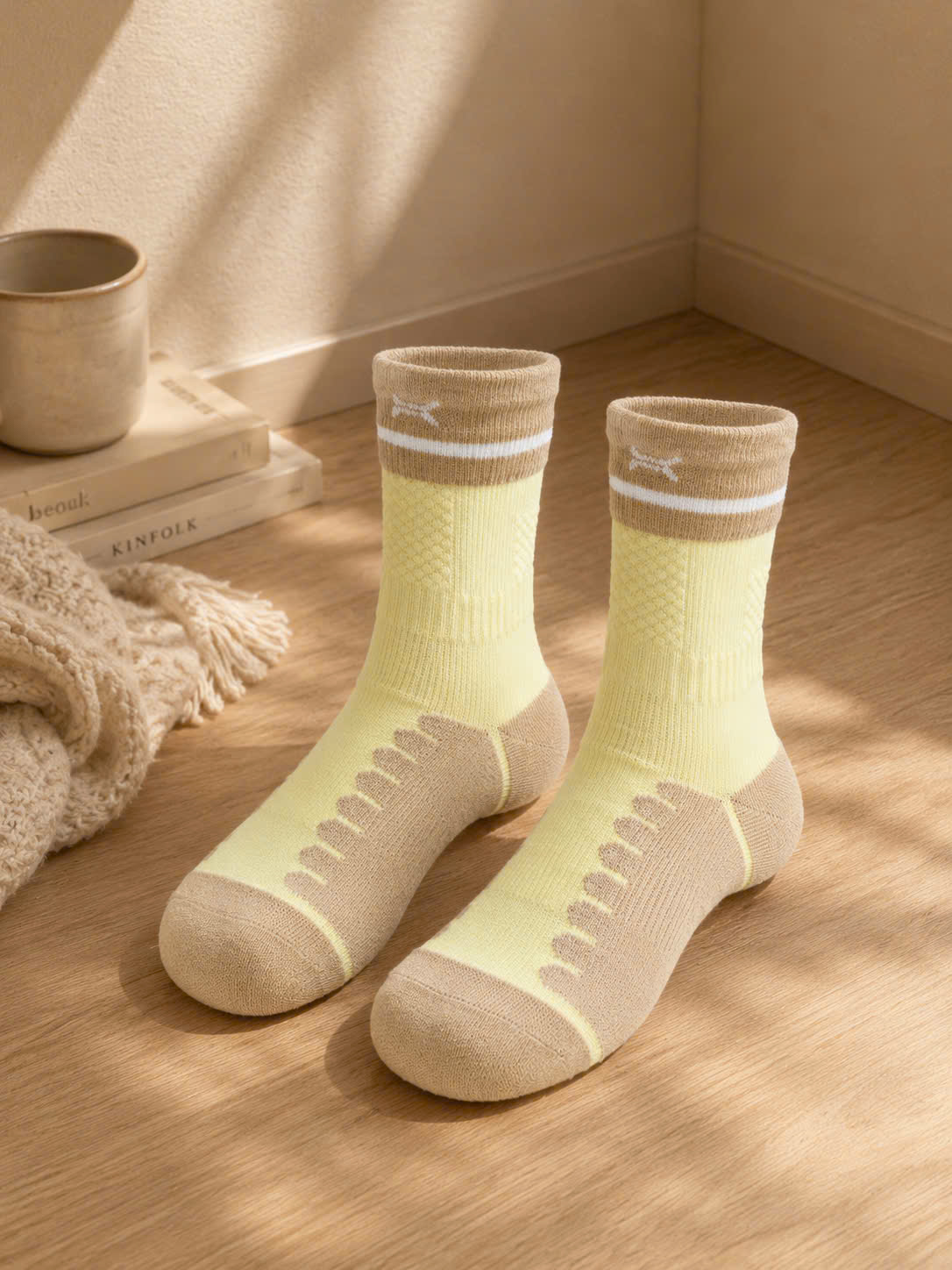 High-top sports socks 1 High-top Sports Socks